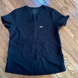 FIGS Catarina One pocket scrub top, black, medium